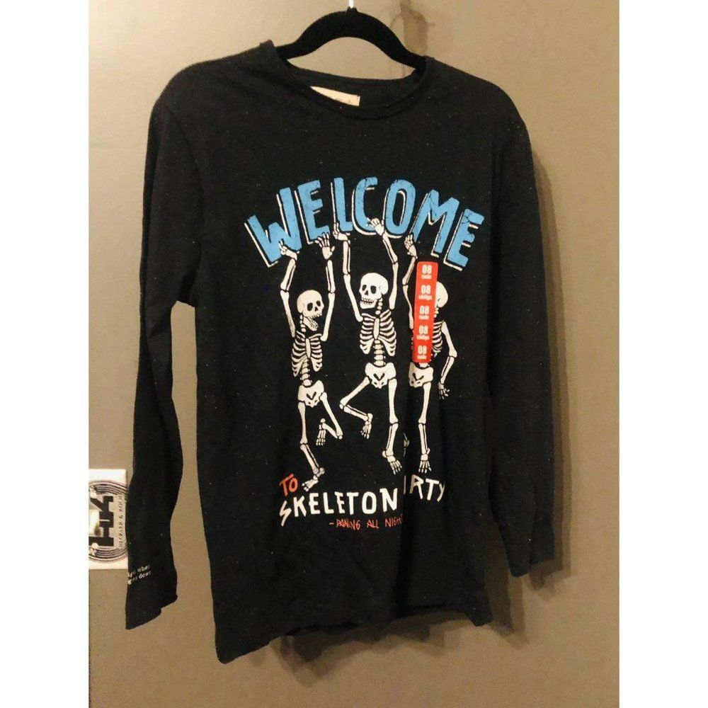 Zara boys size 8 halloween skeleton shirt